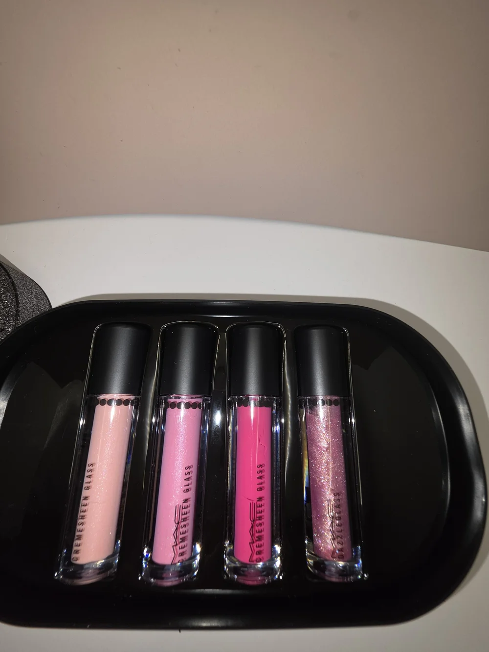 LIMITED EDITION MAC HEIRLOOM Objects Of Affection LIP GLOSS SET- 